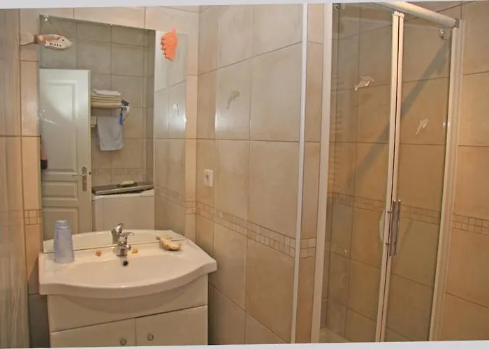 T3 A 100m Commerces Et Plages Апартаменты