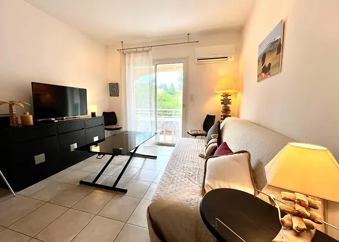 T3 A 100m Commerces Et Plages Портисьо