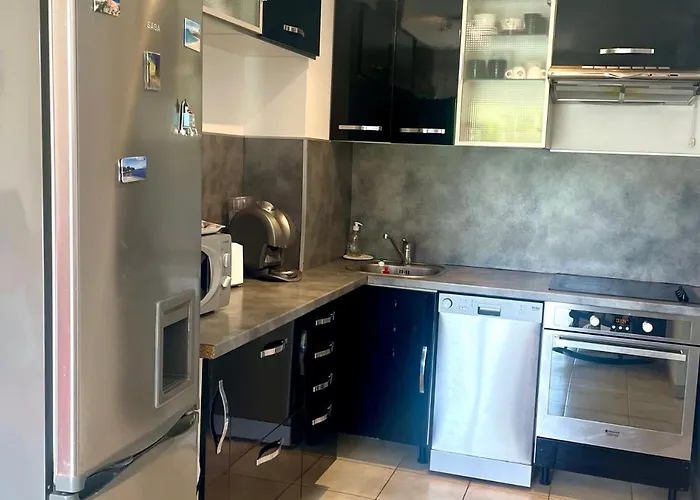 Апартаменты T3 A 100m Commerces Et Plages Портисьо